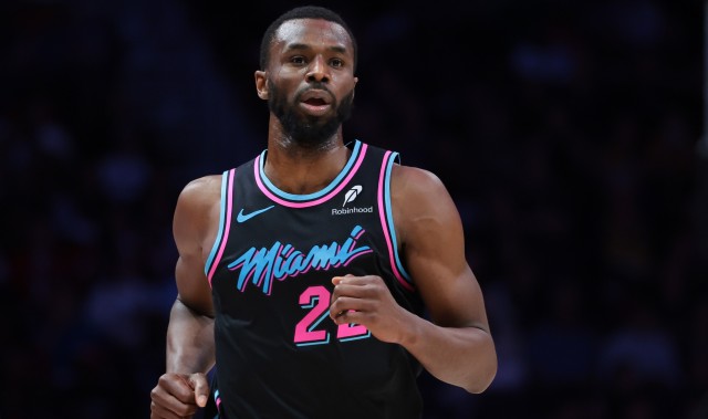 世界杯手机观看-维金斯：我会珍藏勇士为我致敬的时刻 人生没多少这样的经历