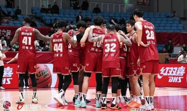 唉！0分0板0助0断，一分钟3犯规，这种平庸之辈，咋进的国家队？