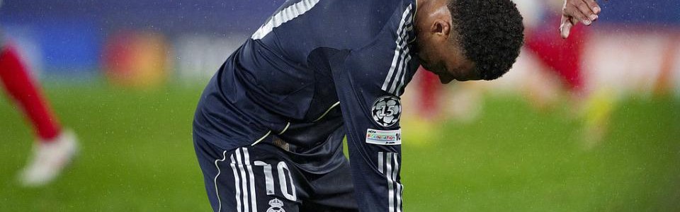 世界杯官方app下载-姆巴佩怒批全队：完全没想拼 活该无缘直通16强 被门将进球很丢人