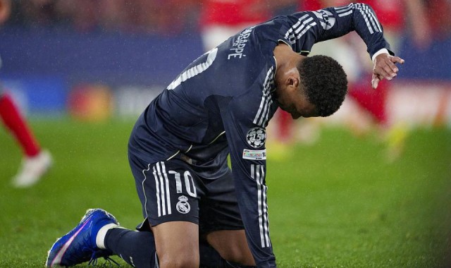 世界杯官方app下载-姆巴佩怒批全队：完全没想拼 活该无缘直通16强 被门将进球很丢人