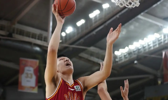 世界杯官方app下载-连续2场0分！单场25+15神塔变废塔 主教练未用好他？