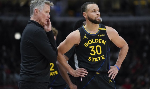 世界杯手机观看-科尔：库里会有糟糕的出手 但他三分命中率总能到40%以上